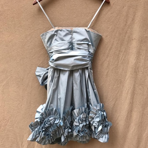 BCBGMAXAZRIA
Iridescent Blue Taffeta Ruffled Hem Strapless Formal Dress - Picture 2 of 9